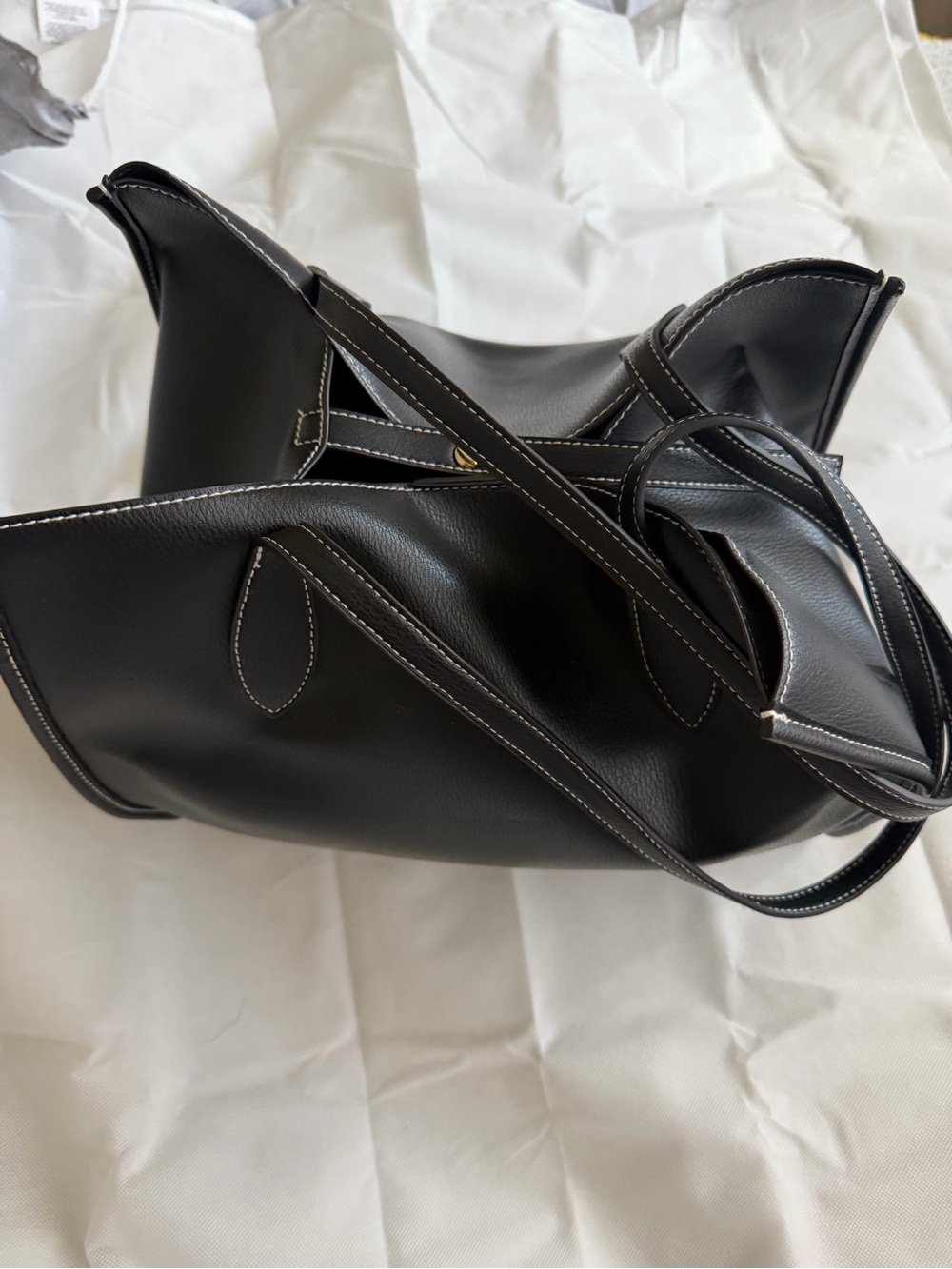 Targed winged tote bag black